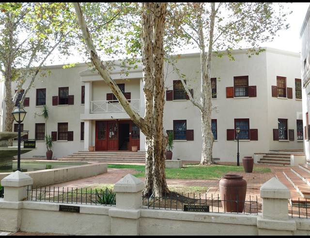 400M² OFFICE FOR SALE IN FERNDALE